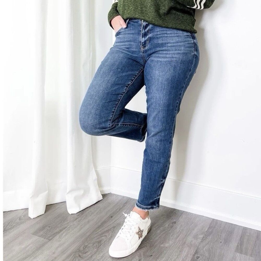 Judy Blue Boyfriend Fit Mid Rise Blue Jeans 82277 Women’s Size 1/25